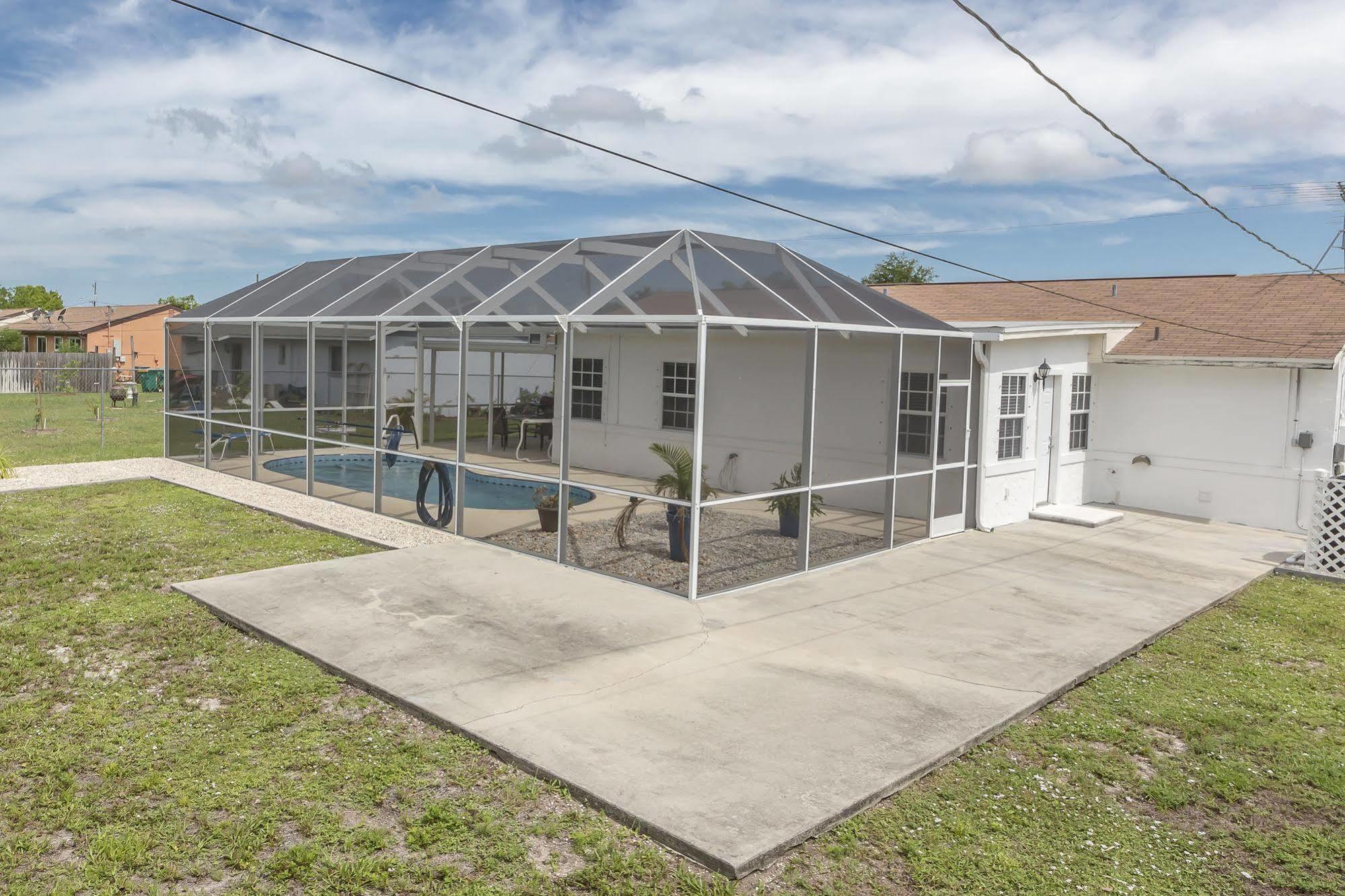 Van Nuys Port Charlotte Exterior photo